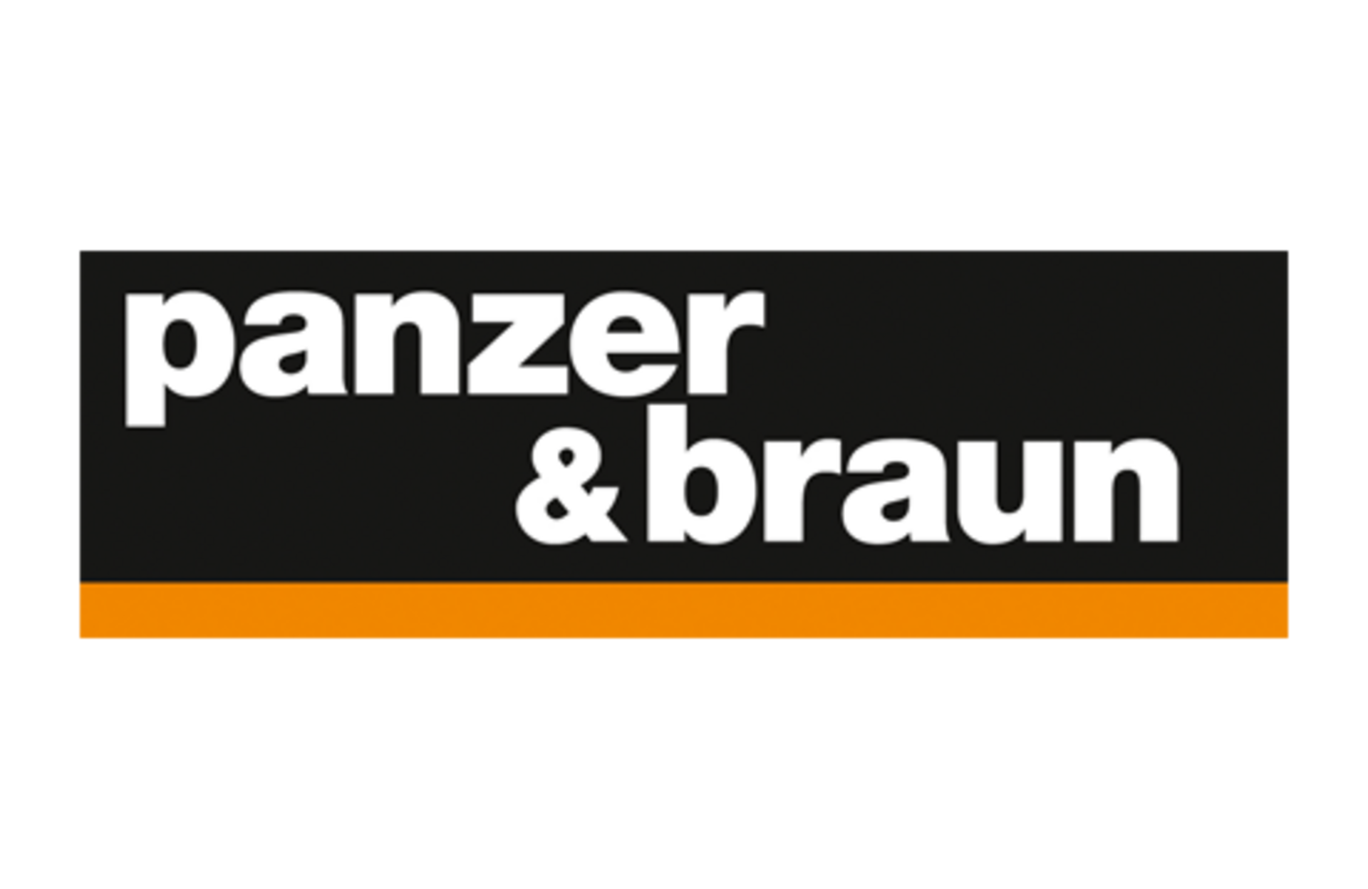 Logo von Panzer & Braun mit schwarzem Hintergrund und orangefarbener Linie.