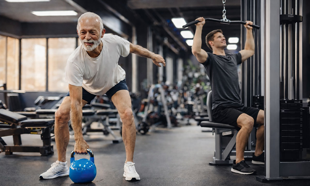 Muskelerhalt mit Krafttraining und Fitnessangebot